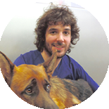 Javier Beltran. Veterinario de Clinica Veterinaria El Bosque.